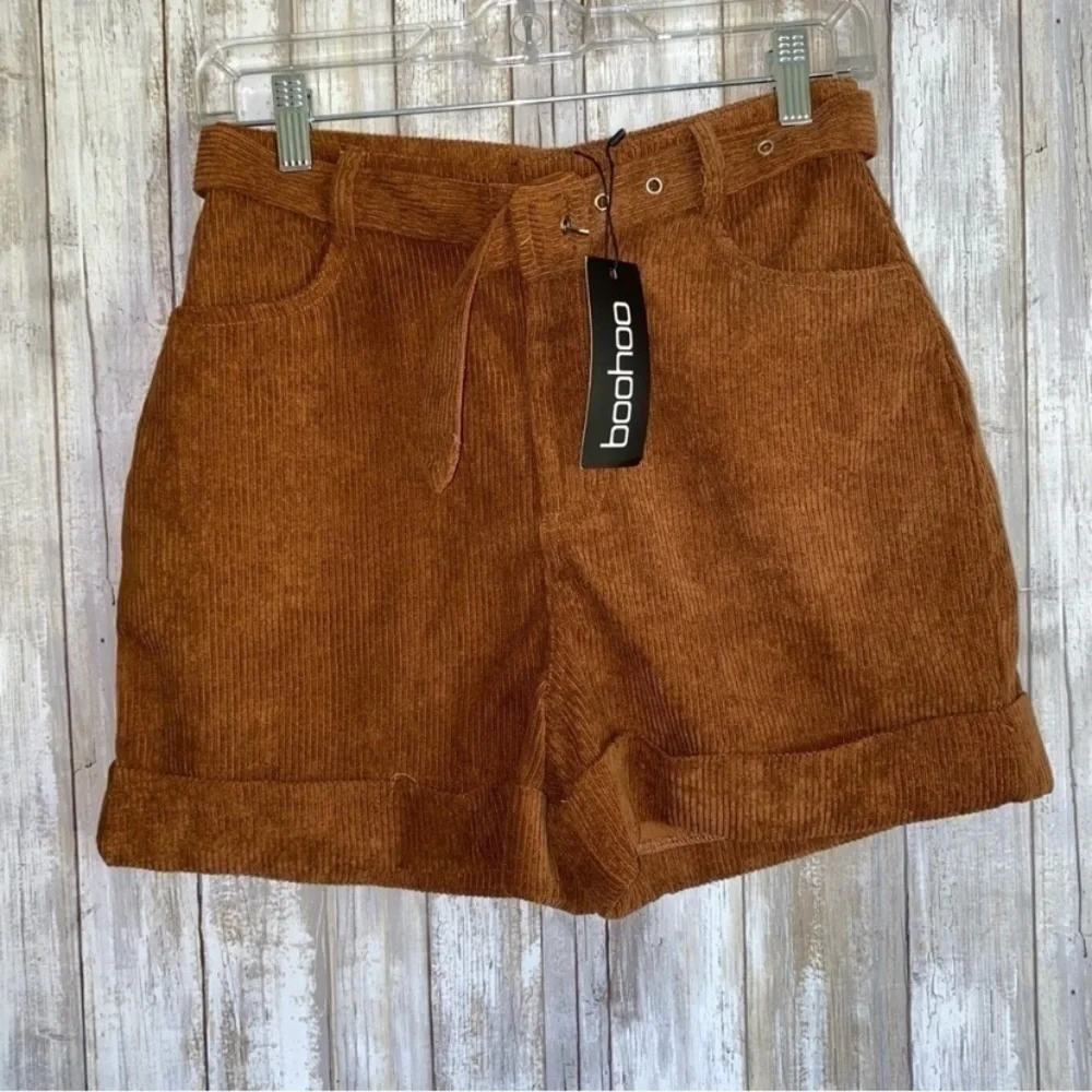 NWT Boohoo Chunky Cord Belted Turn Up Shorts In Chocolate - Picture 1 of 5